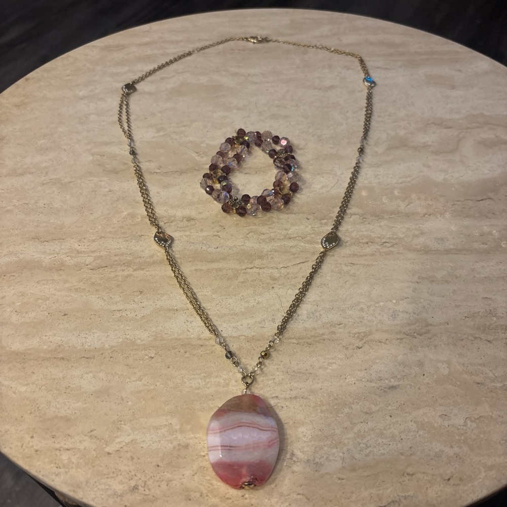 Elegant Pink and Gold Necklace and Bracelet Set